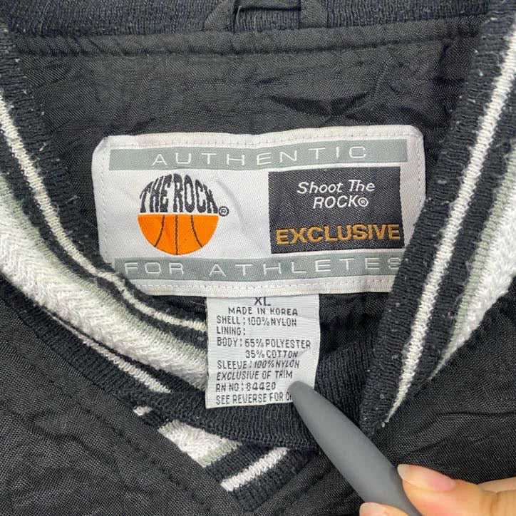 90s　AUTHENTIC FOR ATHLETES　プルオーバーナイロンジャケット　ヴィンテージ　黒　ブラック　XLサイズ