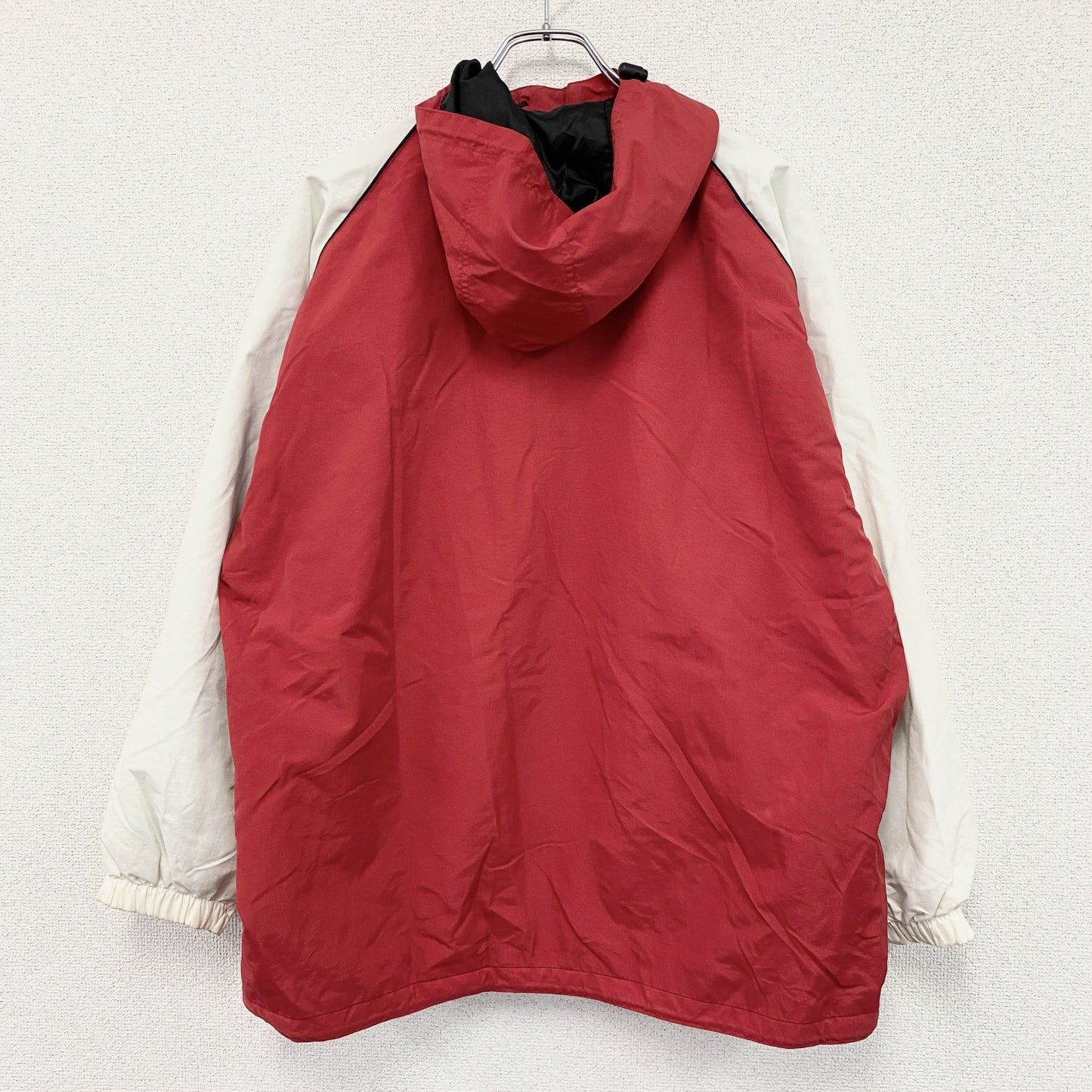 Quiksilver　クイックシルバー　フルジップナイロンジャケット/フーディー　中綿入り　ハの字ポケット　赤　レッド　Mサイズ