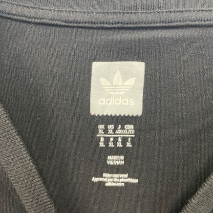 古着 used　adidas　アディダス　半袖ワンポイント刺繍Tシャツ　ワッペン　レトロデザイン　ブラック　黒　XLサイズ
