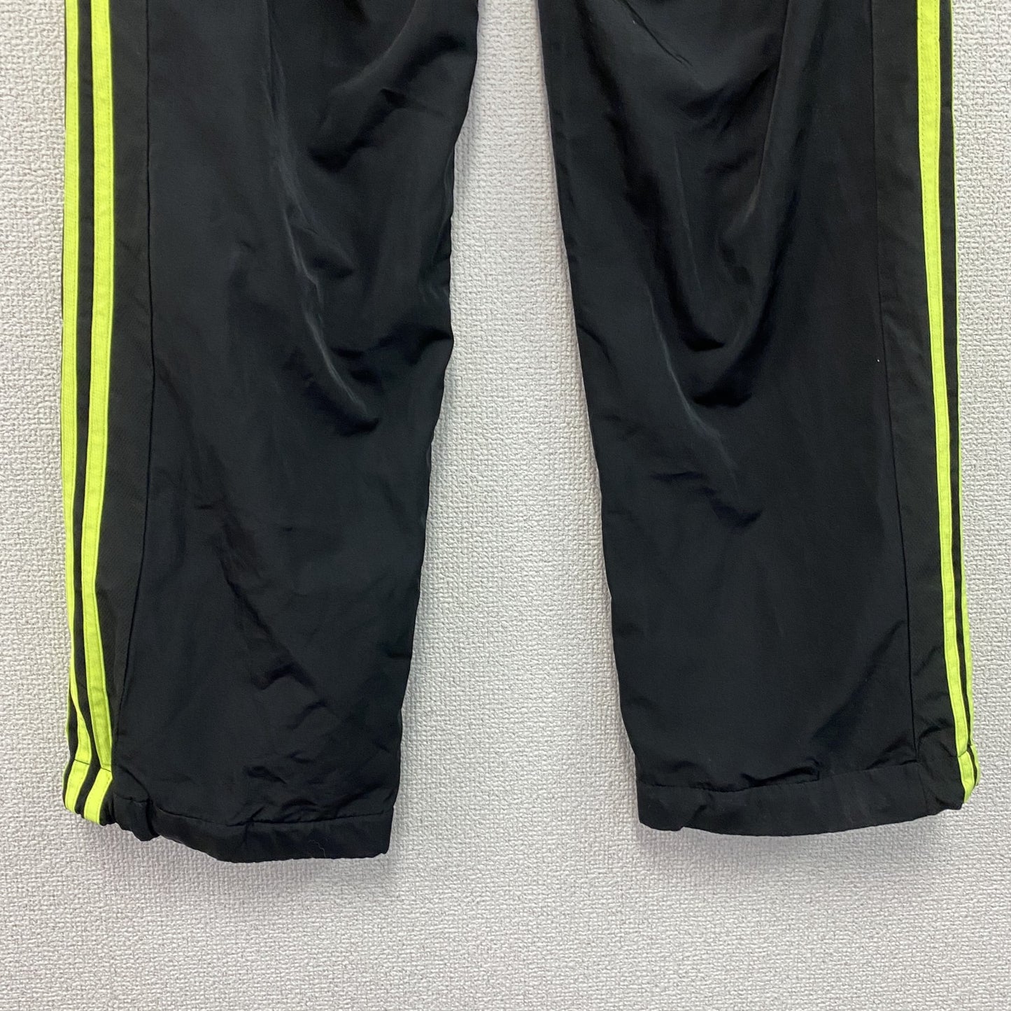 adidas　アディダス　トラックパンツ/ジャージ　黒　ブラック　Oサイズ