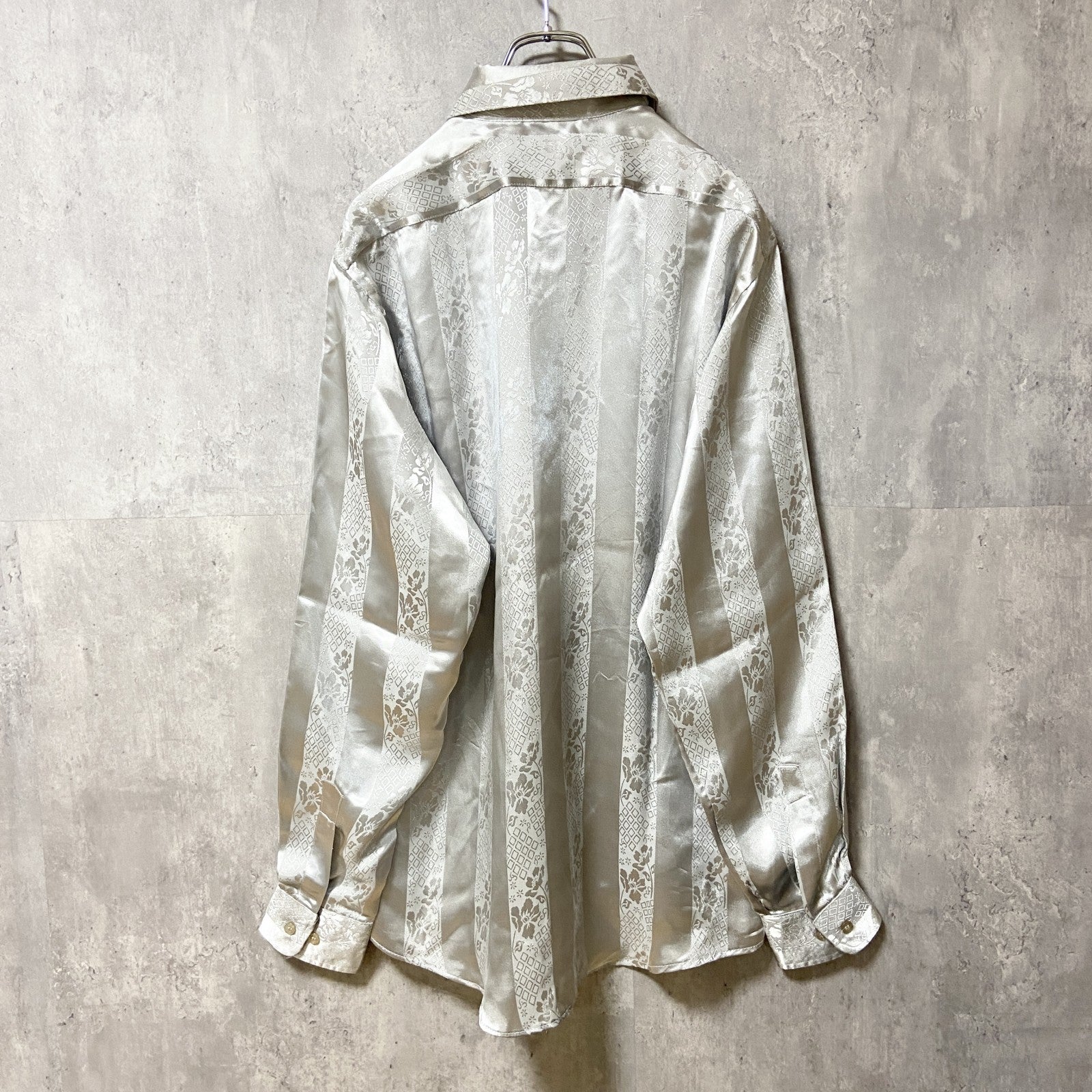 古着 used　SINGLE NEEDLE TAILORING　LUCASINI　長袖花柄シャツ　シルバー　銀色　XLサイズ