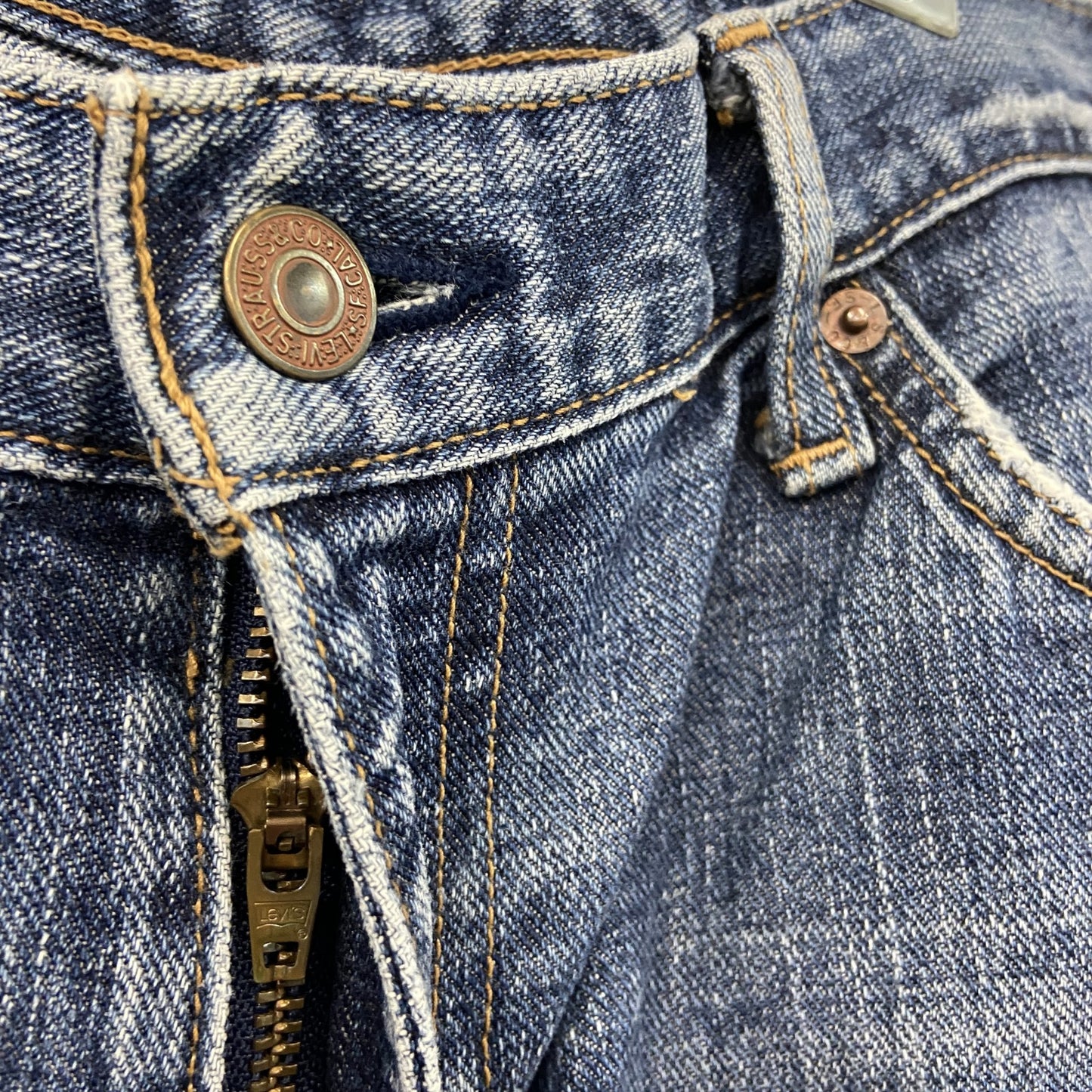 Levi's　リーバイス　ダメージデニムパンツ/ジーンズ　縦落ち　鬼ヒゲ　ジップフライ　インディゴ　W32サイズ
