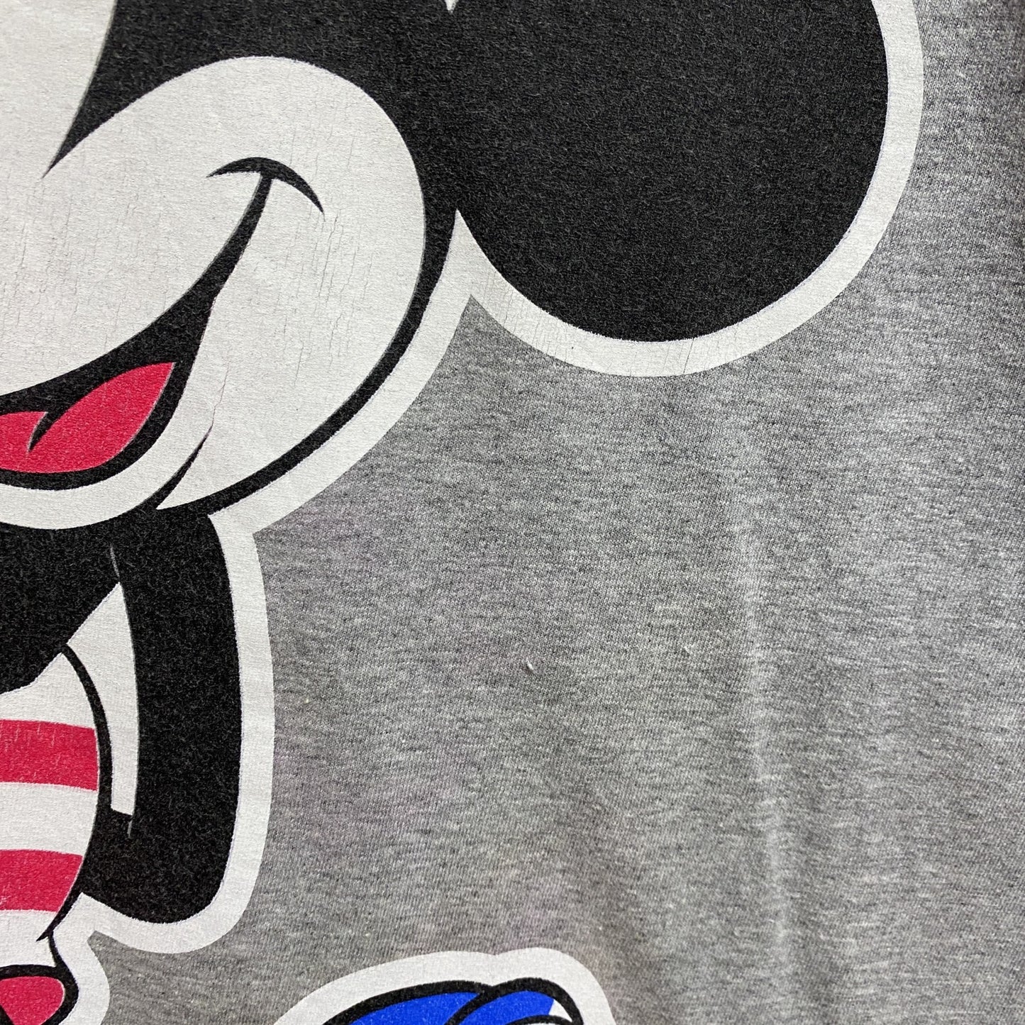 古着 used　Disney ディズニー　Mickey ミッキー　半袖プリントＴシャツ　グレー　星条旗　クルーネック　キャラクター