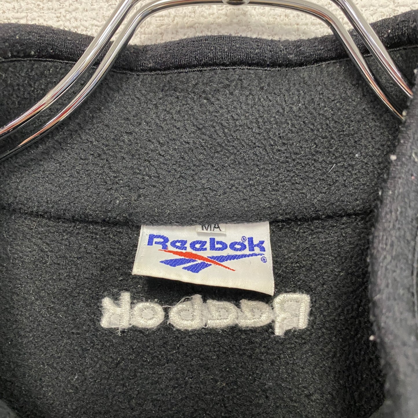 Reebok　リーボック　フルジップフリースベスト/ボアベスト　刺繍ロゴ　3つポケット　黒　ブラック　Mサイズ