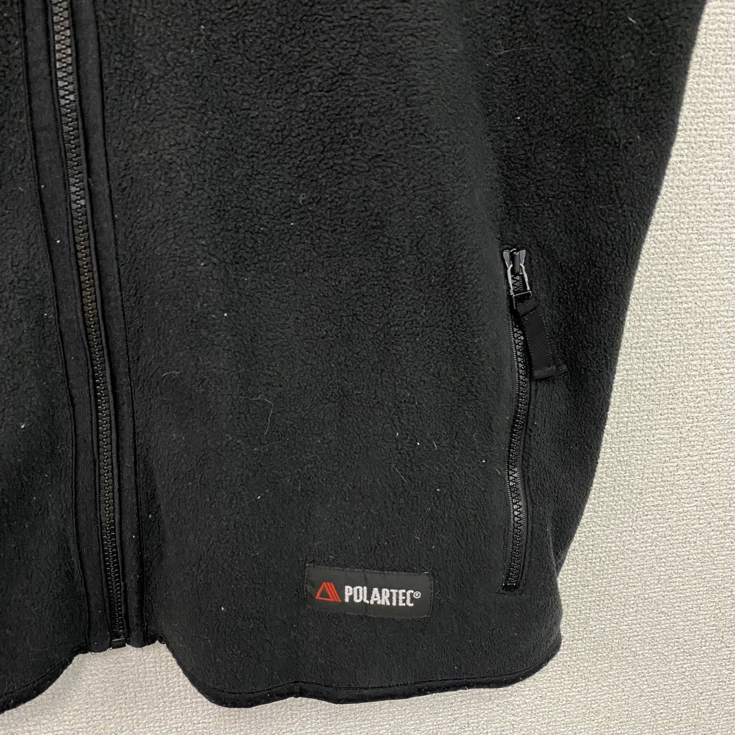 Reebok　リーボック　フルジップフリースベスト/ボアベスト　刺繍ロゴ　3つポケット　黒　ブラック　Mサイズ