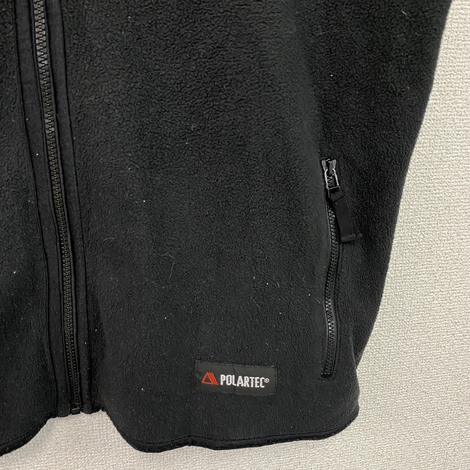 Reebok　リーボック　フルジップフリースベスト/ボアベスト　刺繍ロゴ　3つポケット　黒　ブラック　Mサイズ