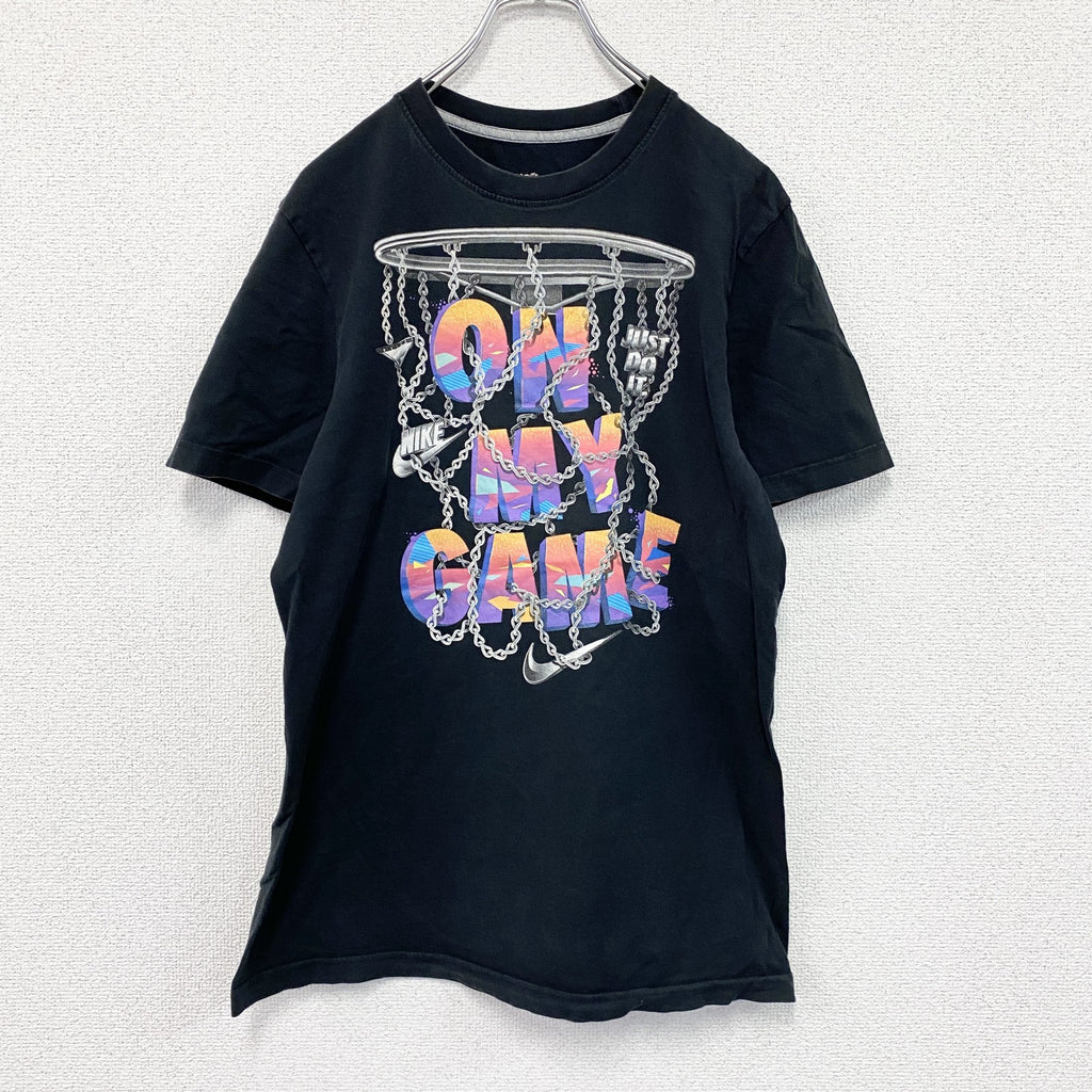 NIKE　ナイキ　半袖プリントTシャツ　スウッシュ　3連プリント　黒　ブラック