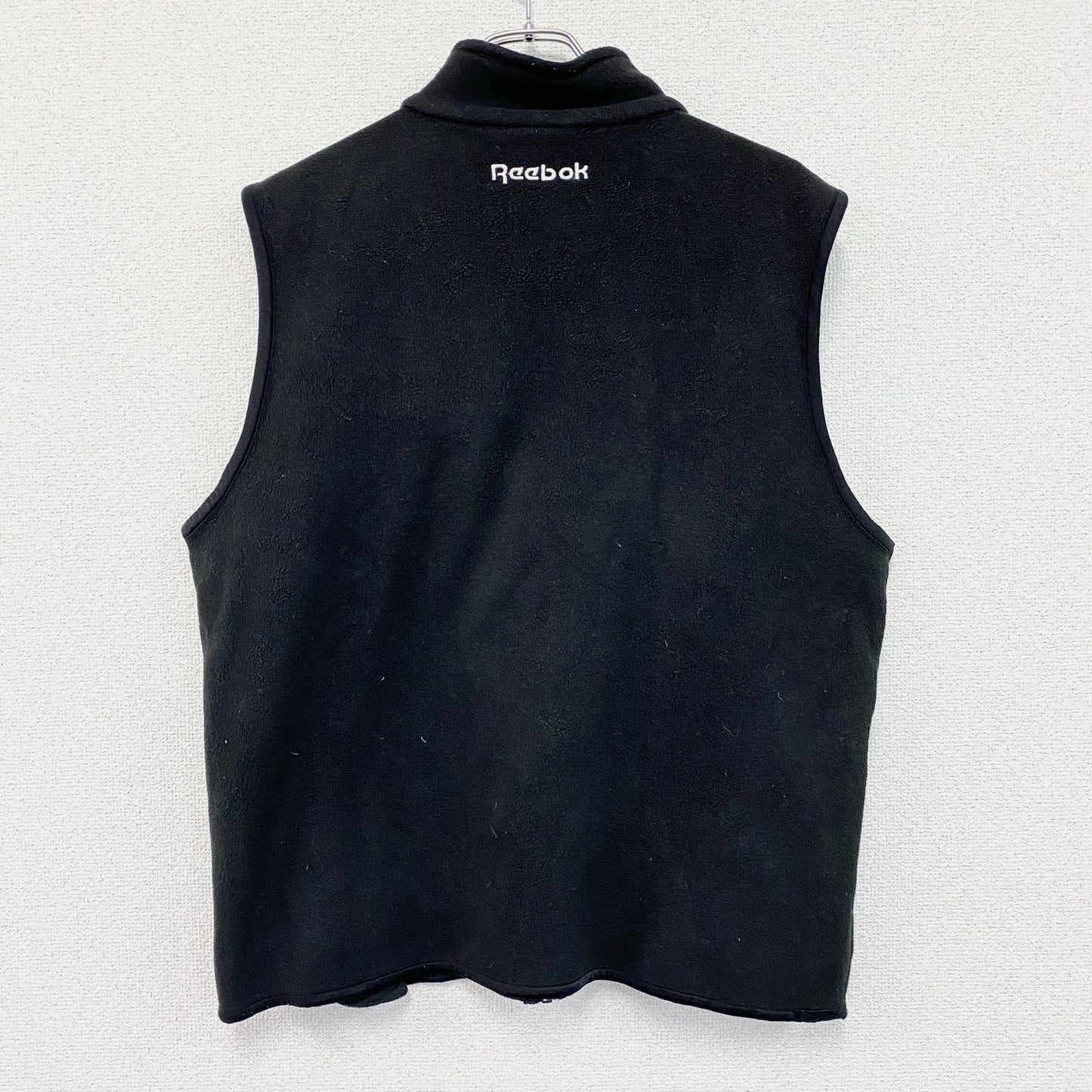 Reebok　リーボック　フルジップフリースベスト/ボアベスト　刺繍ロゴ　3つポケット　黒　ブラック　Mサイズ