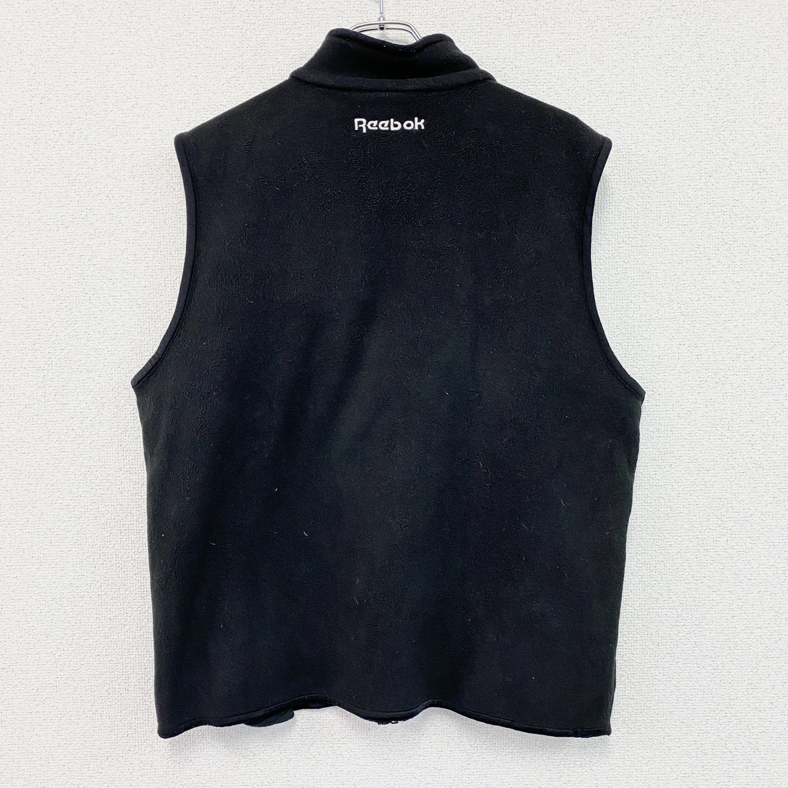 Reebok　リーボック　フルジップフリースベスト/ボアベスト　刺繍ロゴ　3つポケット　黒　ブラック　Mサイズ