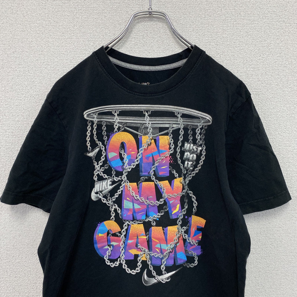 NIKE　ナイキ　半袖プリントTシャツ　スウッシュ　3連プリント　黒　ブラック