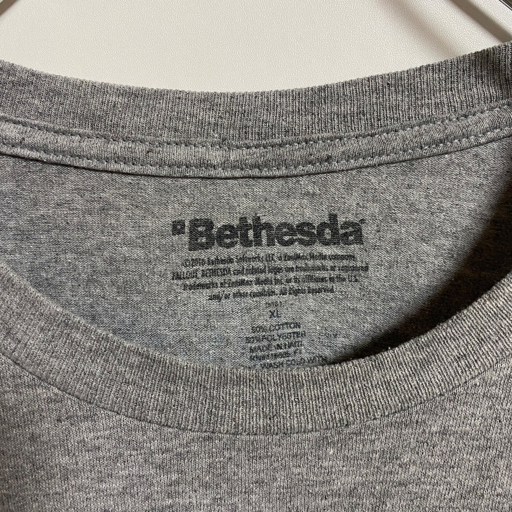 古着 used　Bethesda　半袖プリントTシャツ　FalloutShelter　グレー　春夏服　ビッグシルエット　XLサイズ