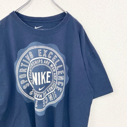 古着 used　NIKE　ナイキ　半袖グラフィックプリントTシャツ　ネイビー　スウッシュマーク　スポーツウェア　XLサイズ