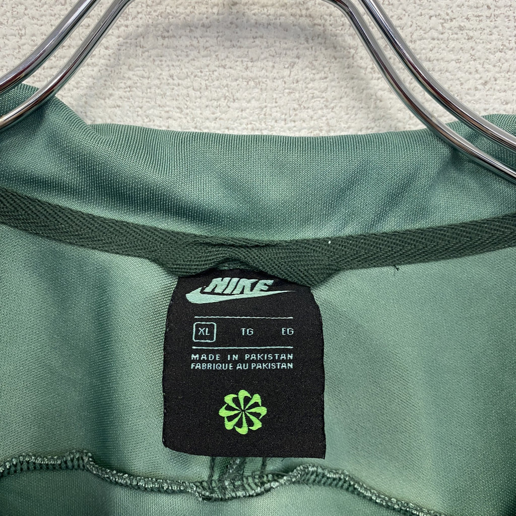 NIKE　ナイキ　トラックジャケット/ジャージ　緑　グリーン　XLサイズ