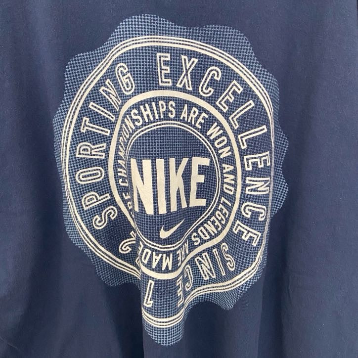 古着 used　NIKE　ナイキ　半袖グラフィックプリントTシャツ　ネイビー　スウッシュマーク　スポーツウェア　XLサイズ