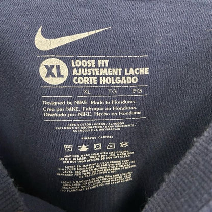 古着 used　NIKE　ナイキ　半袖グラフィックプリントTシャツ　ネイビー　スウッシュマーク　スポーツウェア　XLサイズ