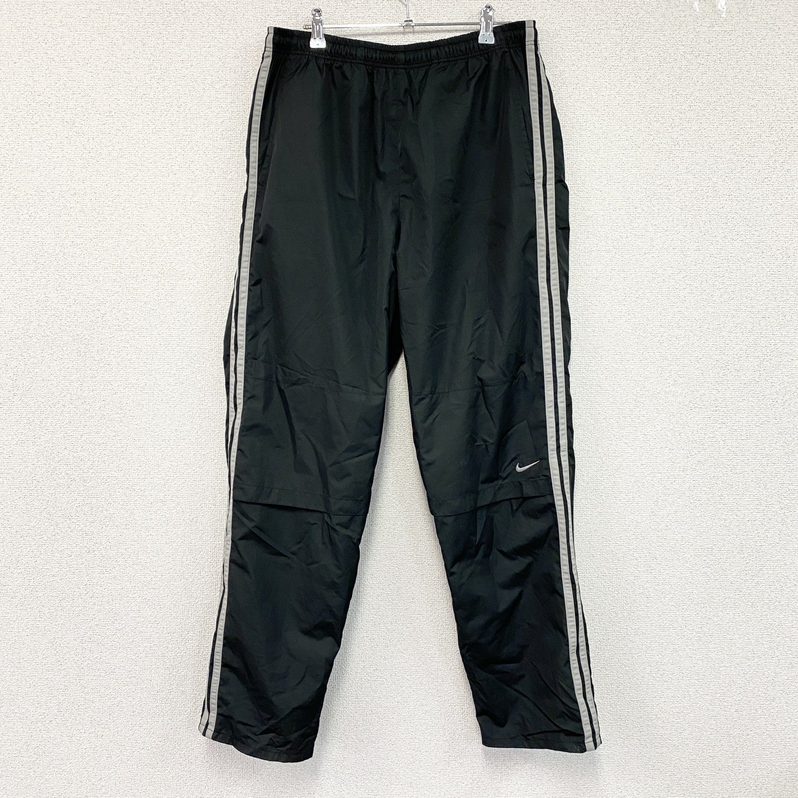 00s　NIKE　ナイキ　イージーパンツ　ウィンドブレーカーパンツ　スウッシュ　ヴィンテージ　黒　ブラック　XLサイズ