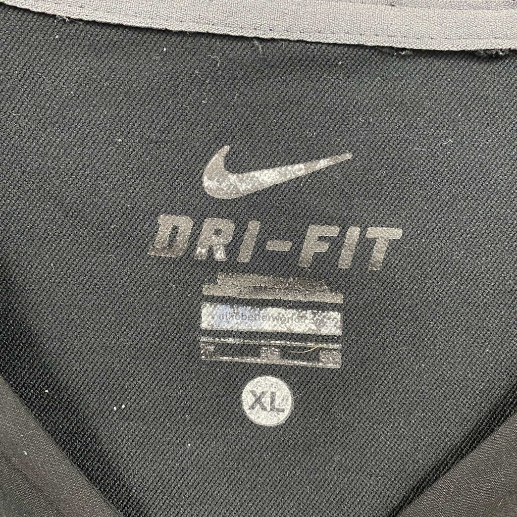 NIKE 　ナイキ　プルオーバージャケット　黒　ブラック　XLサイズ