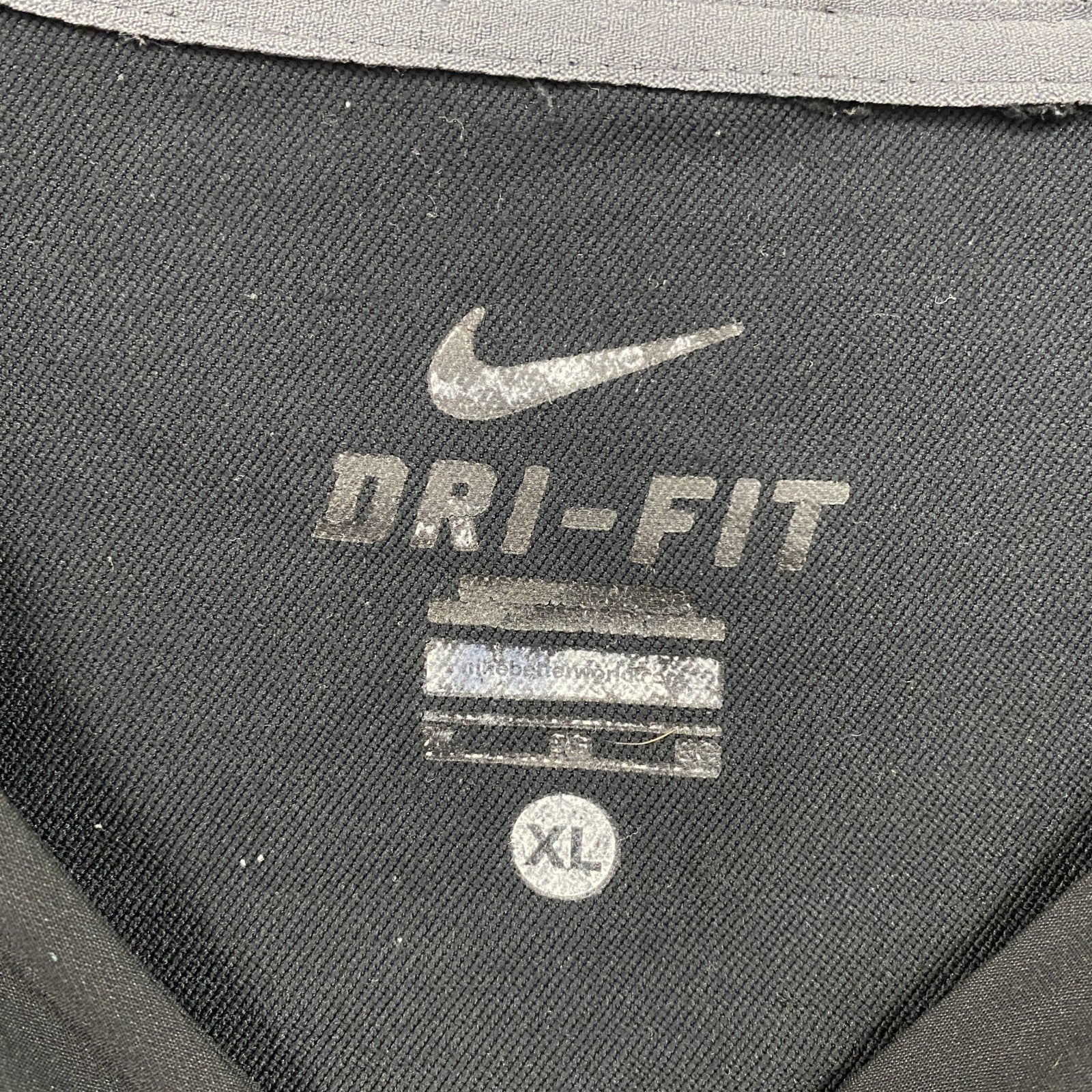 NIKE 　ナイキ　プルオーバージャケット　黒　ブラック　XLサイズ