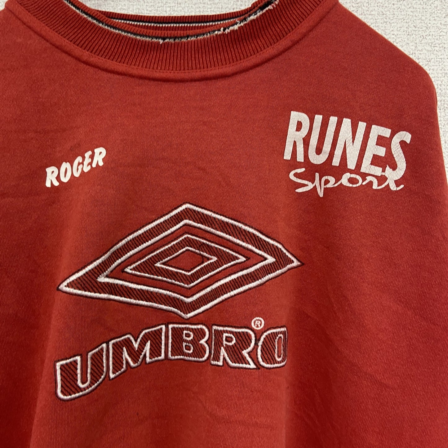 90s　UMBRO　アンブロ　スウェット/トレーナー　フェード　デカロゴ　ヴィンテージ　赤　レッド　Lサイズ