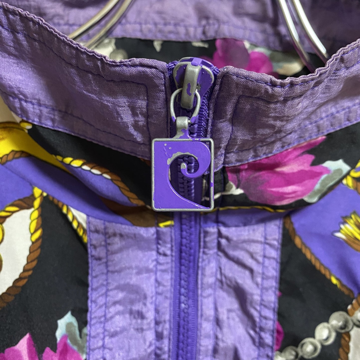 古着 used　pierre cardin ピエールカルダン　柄ナイロンジャケット　花柄　ブルゾン　アウター　秋冬服　Lサイズ