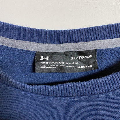 古着 used　UNDER ARMOUR　長袖ワンポイントロゴ刺繍スウェット　トレーナー　ネイビー　ビッグシルエット　XLサイズ