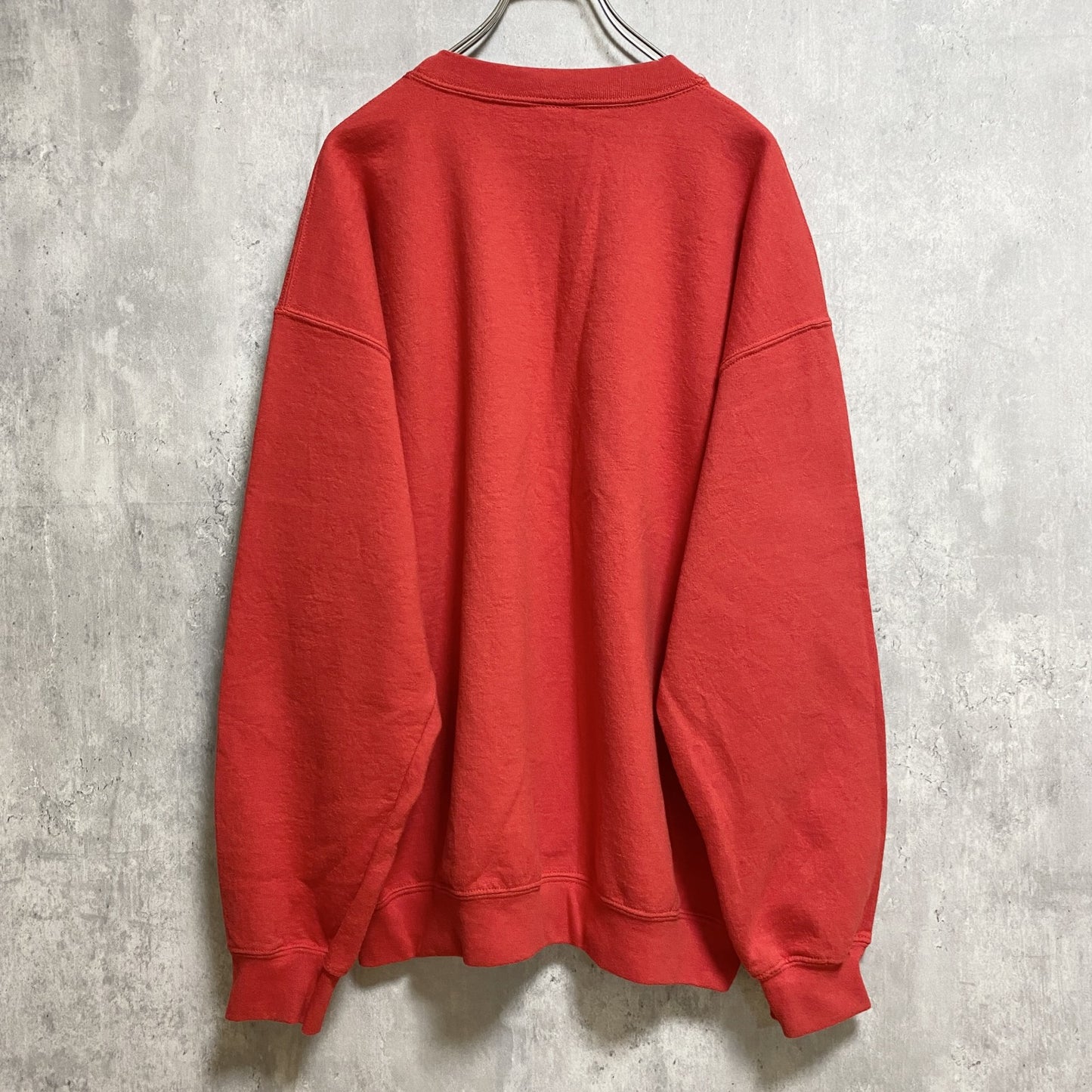 古着 used　GILDAN ギルダン　長袖クルーネックスウェット　トレーナー　メリークリスマス　赤　レッド　秋冬服　Lサイズ