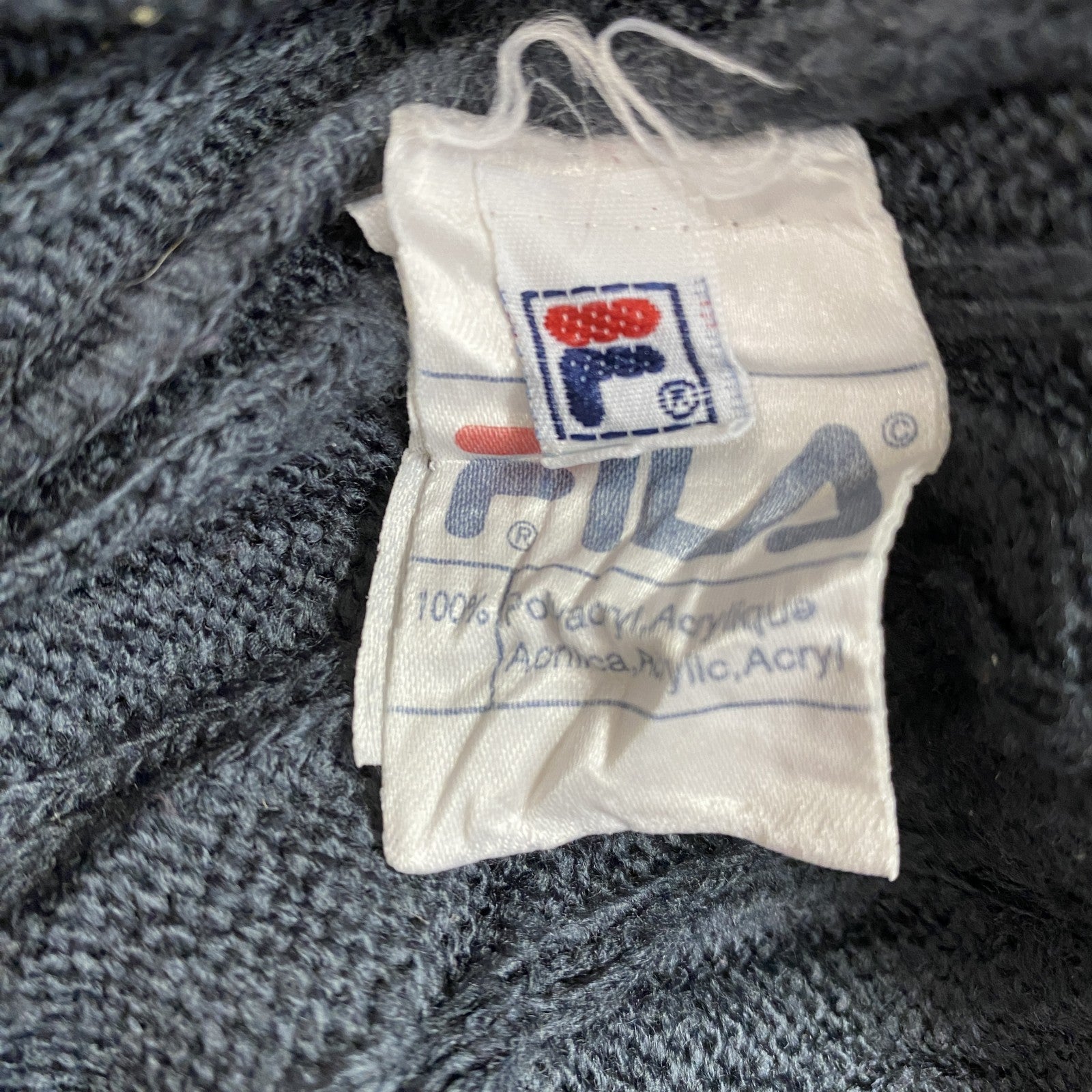 FILA　フィラ　ポリエステルニット　セーター　黒　ブラック　XXLサイズ