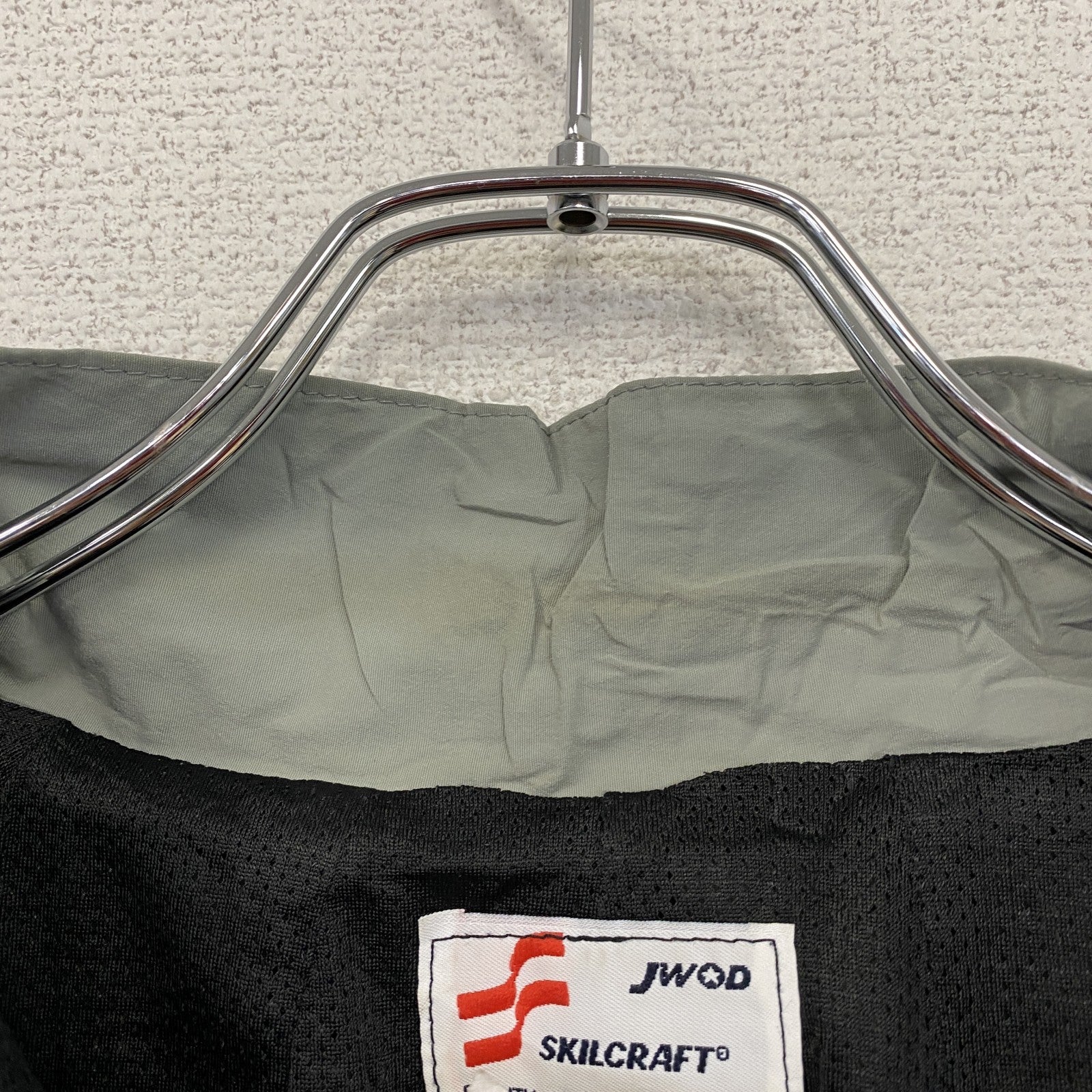 00s　米軍　U.S.ARMY　IPFU　トレーニングジャケット　ナイロンジャケット　ヴィンテージ　灰色　グレー　Lサイズ