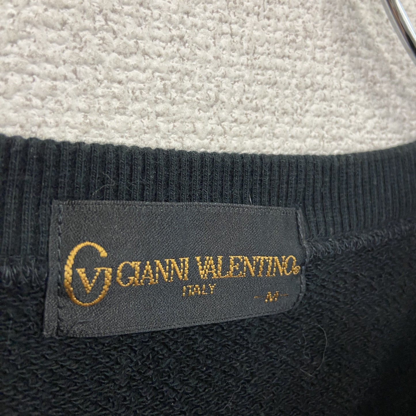 GIANNI VALENTINO　ジャンニ ヴァレンティノ　スウェット/トレーナー　刺繍ロゴ　黒　ブラック　Mサイズ