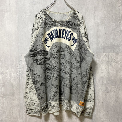 古着 used　HAWKEYES　長袖クルーネックプリントスウェット　トレーナー　グレー　黒　秋冬服　オーバーサイズ