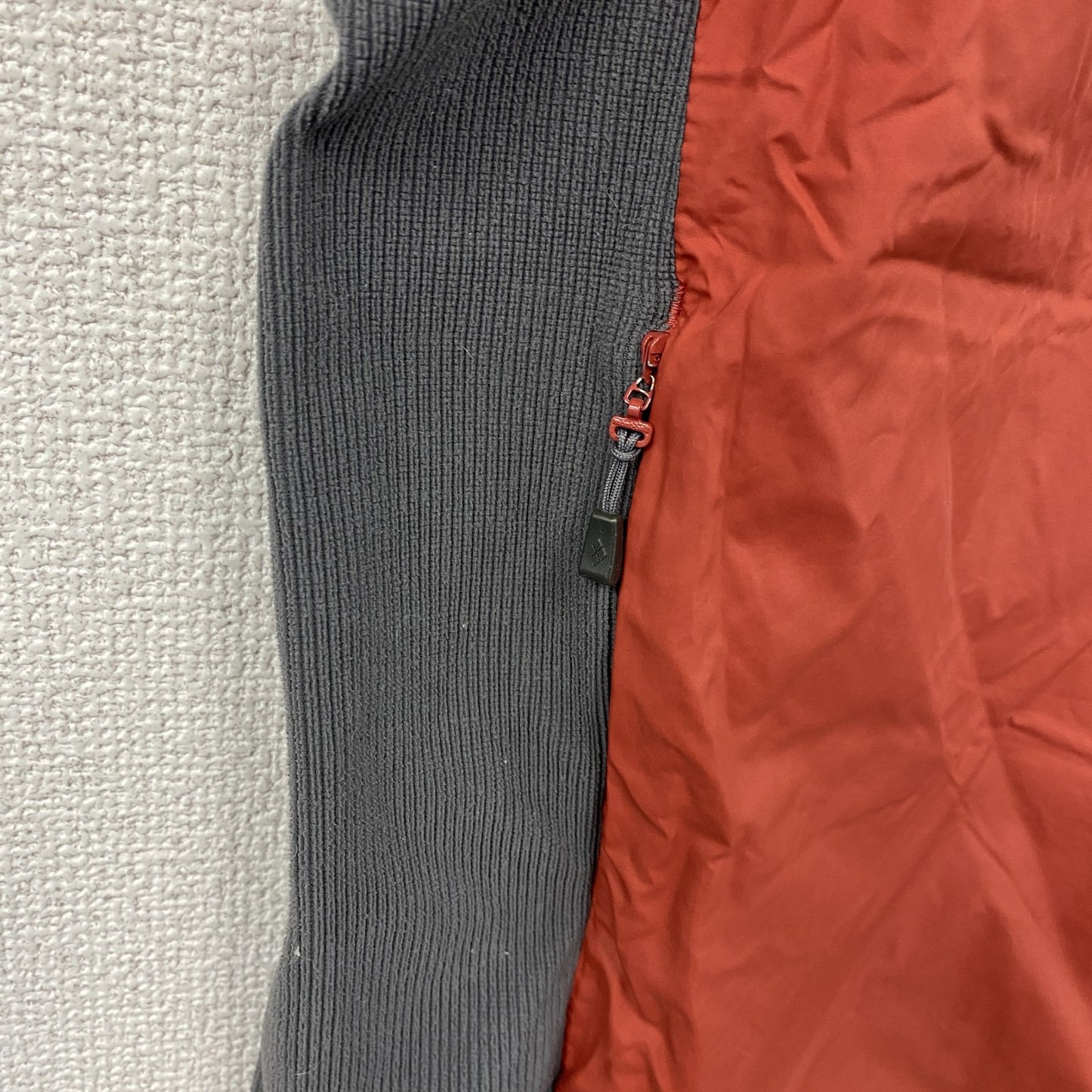 Mont‐bell　モンベル　フルジップナイロンベスト　刺繍ロゴ　ワンポイント　赤　レッド　Mサイズ　