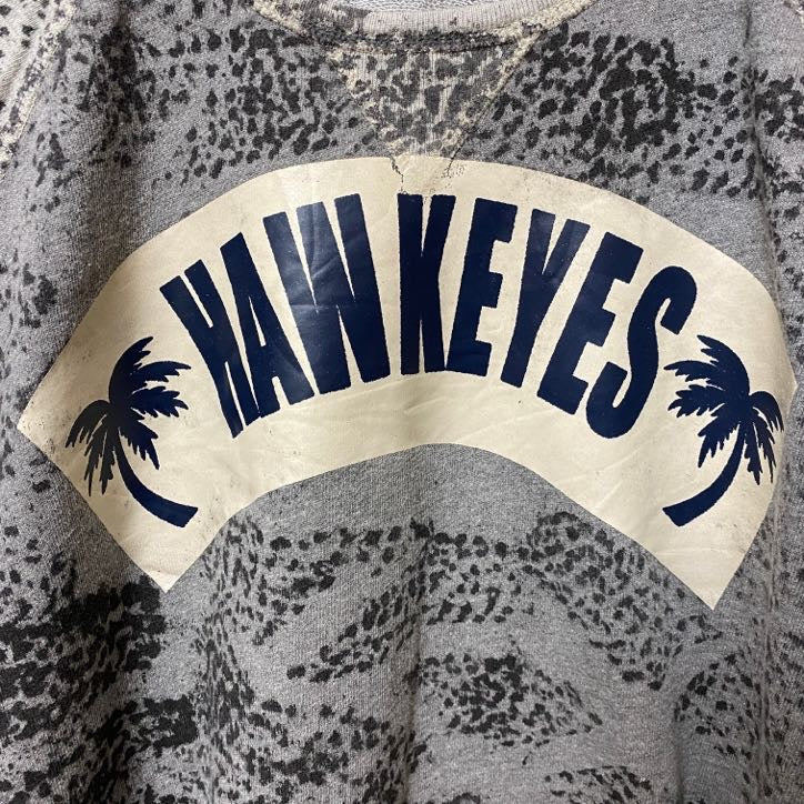 古着 used　HAWKEYES　長袖クルーネックプリントスウェット　トレーナー　グレー　黒　秋冬服　オーバーサイズ