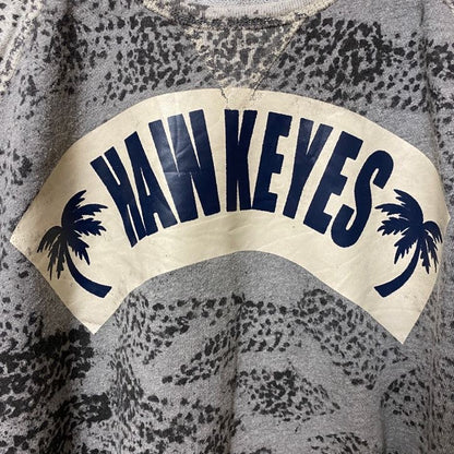 古着 used　HAWKEYES　長袖クルーネックプリントスウェット　トレーナー　グレー　黒　秋冬服　オーバーサイズ