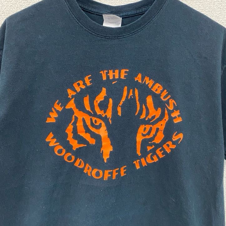 GILDAN　ギルダン　半袖プリントTシャツ　TIGERS　トラ　黒　ブラック　Mサイズ