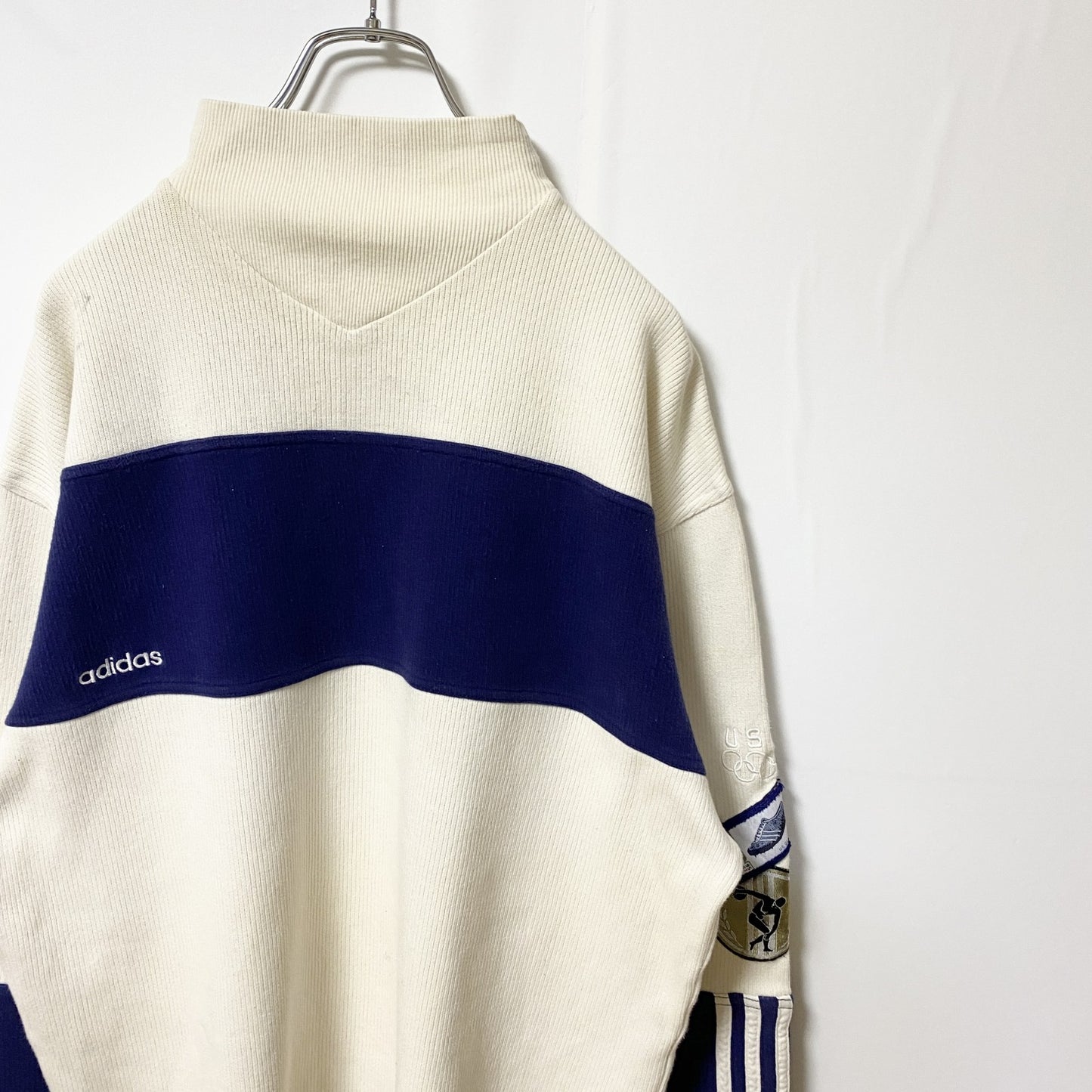 古着 used　adidas アディダス　オリンピック　長袖ニット　セーター　ワンポイントロゴ刺繍　ワッペン　白　Lサイズ
