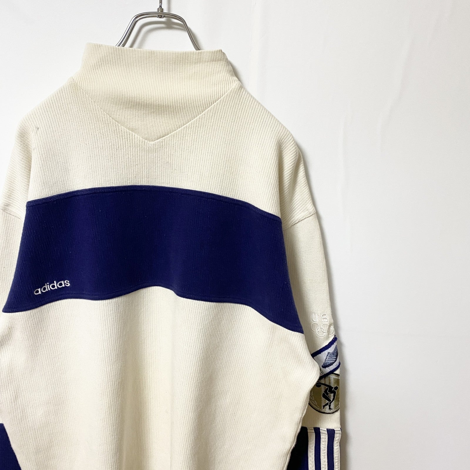 古着 used　adidas アディダス　オリンピック　長袖ニット　セーター　ワンポイントロゴ刺繍　ワッペン　白　Lサイズ