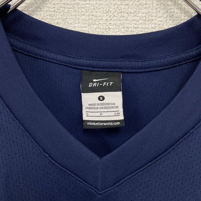 古着 used　NIKE ナイキ　Vネックベスト　タンクトップ　ドライフィット　ワンポイントロゴプリント　ネイビー　Sサイズ