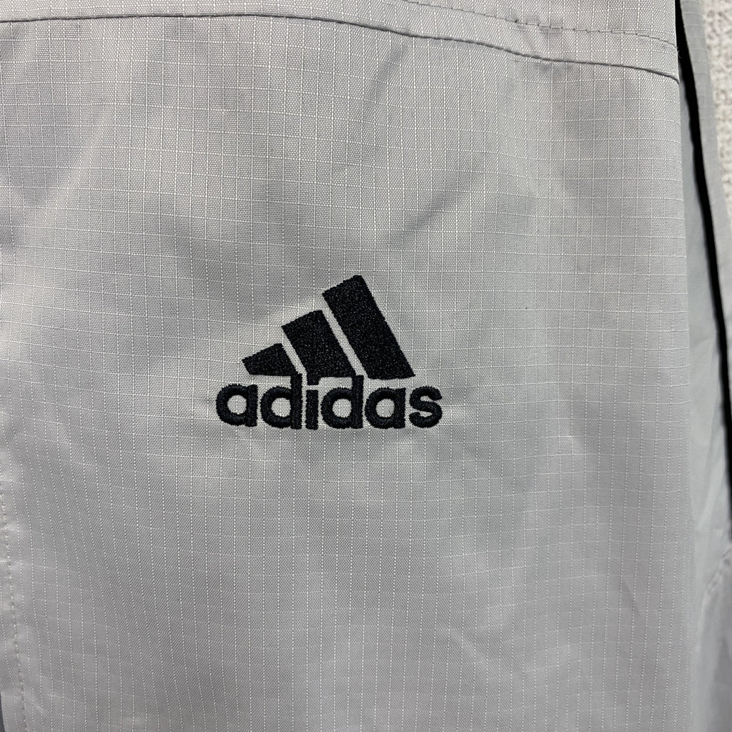 adidas　アディダス　ウィンドブレーカー　ライトグレー　XLサイズ