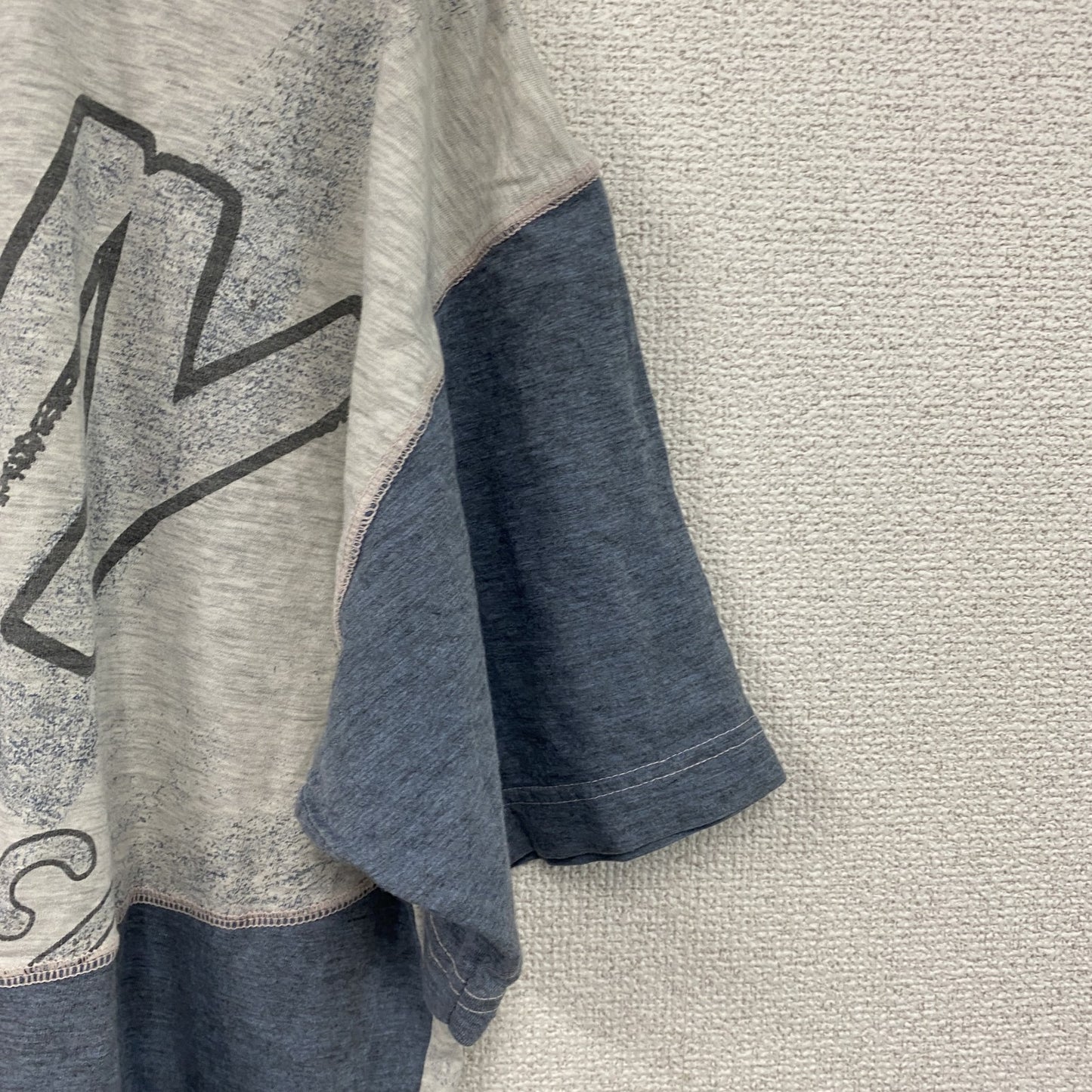 半袖イラストプリントTシャツ　アーチプリント　両面プリント　切り替え　スポーツ　霜降りグレー　青　ブルー　XLサイズ