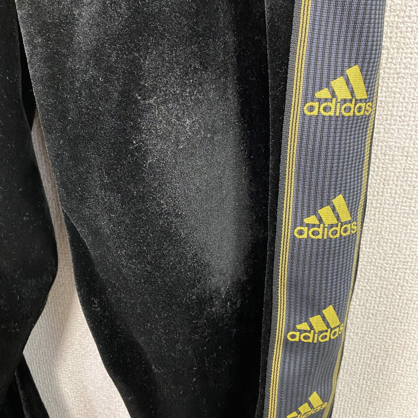 adidas　アディダス　トラックパンツ/ベロアパンツ　黒　ブラック　Mサイズ