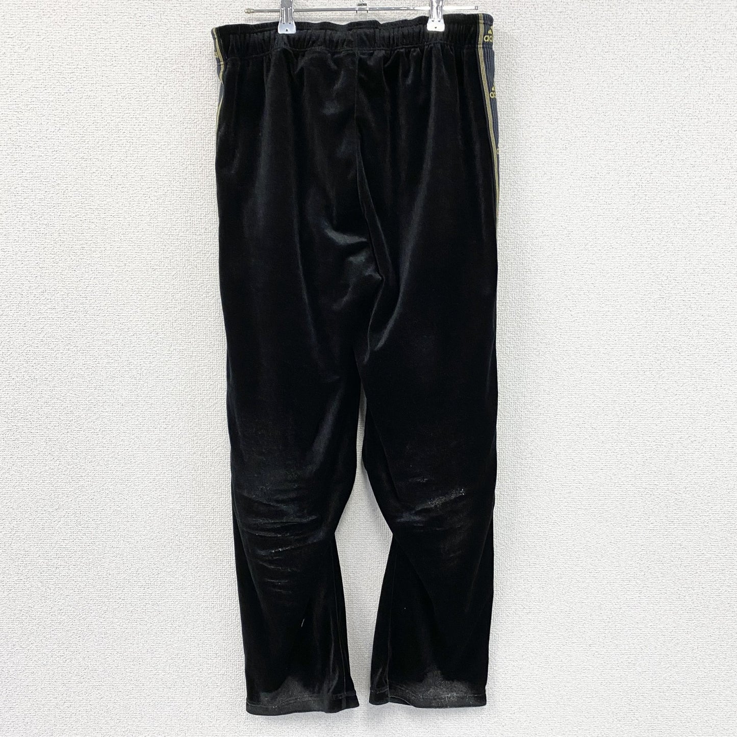 adidas　アディダス　トラックパンツ/ベロアパンツ　黒　ブラック　Mサイズ