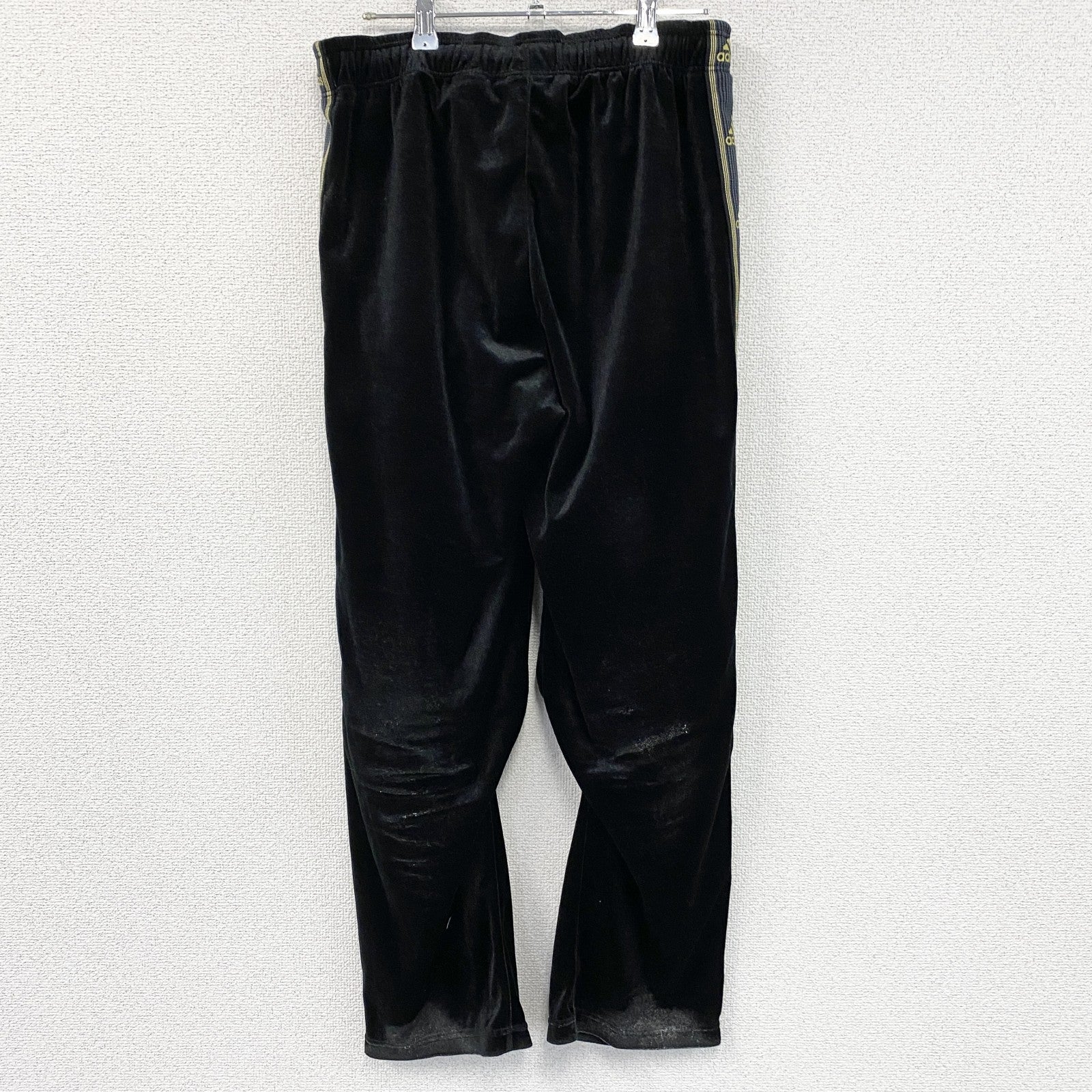 adidas　アディダス　トラックパンツ/ベロアパンツ　黒　ブラック　Mサイズ
