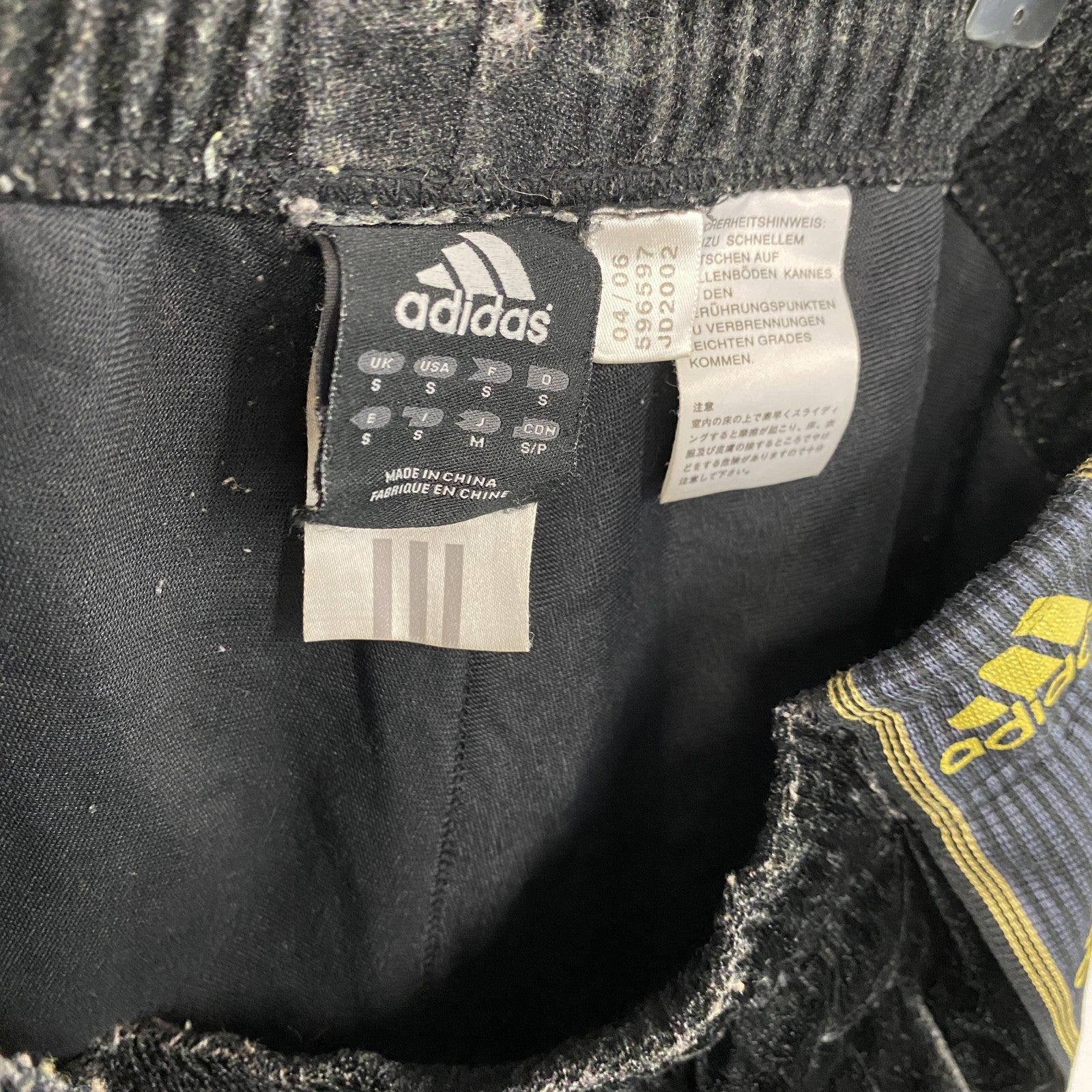 adidas　アディダス　トラックパンツ/ベロアパンツ　黒　ブラック　Mサイズ