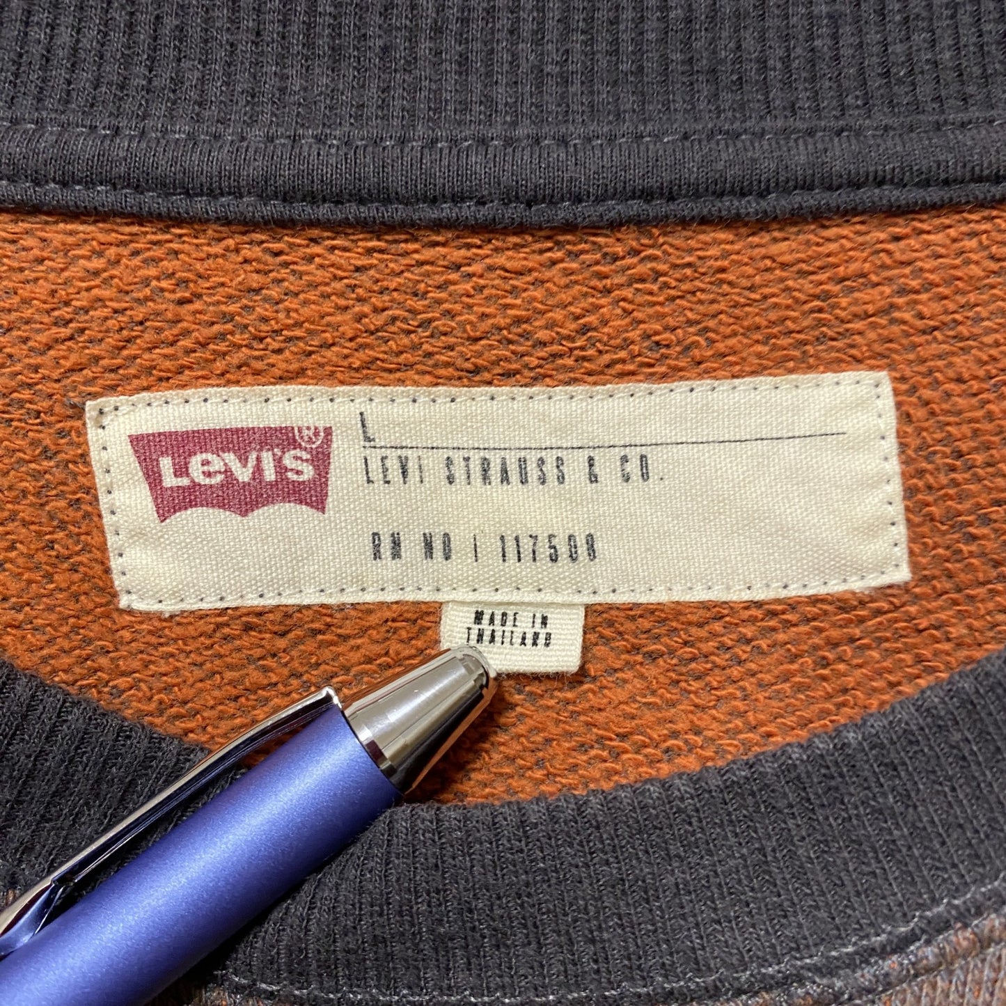 古着 used　LEVIS　リーバイス　長袖リンガープリントスウェット　トレーナー　ブラウン　LEVI STRAUSS　Lサイズ