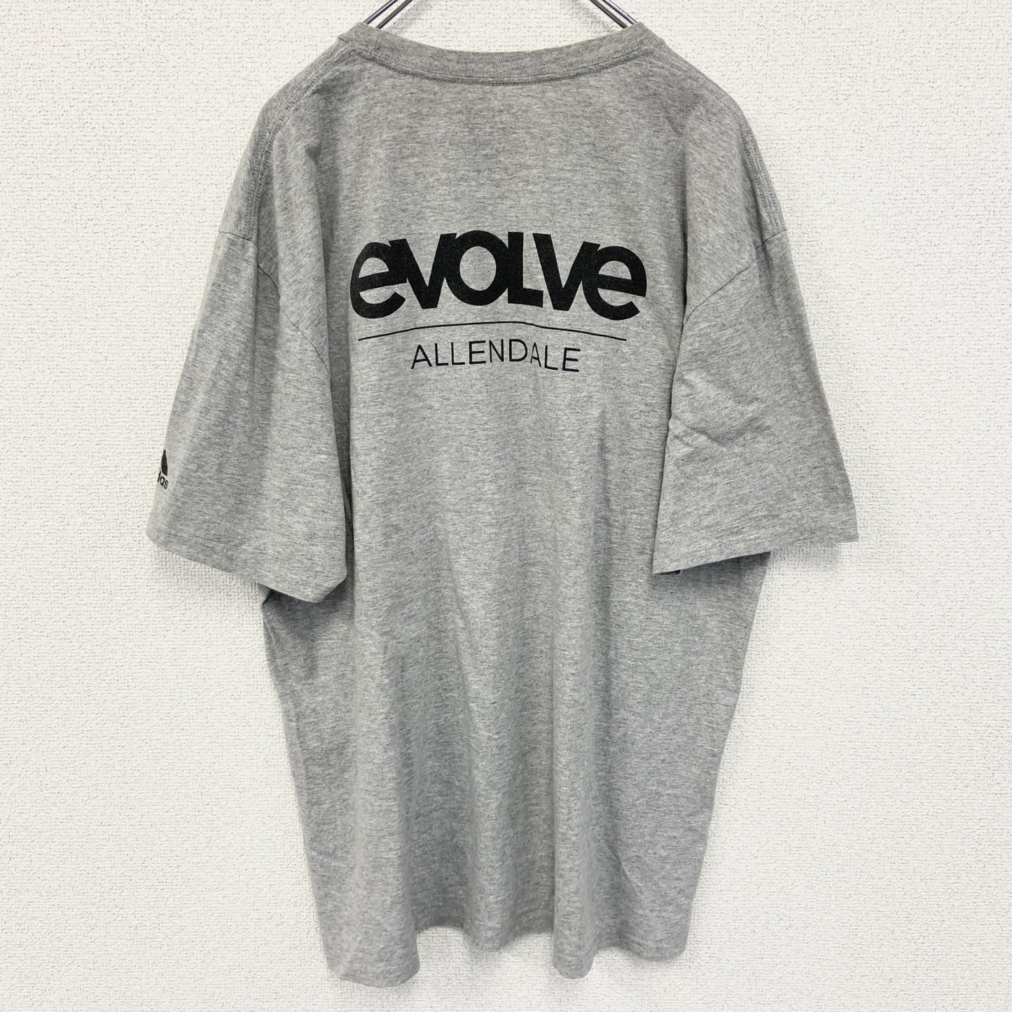 古着 used　adidas アディダス　半袖プリントＴシャツ　クルーネック　灰色　グレー　evolve　XLサイズ