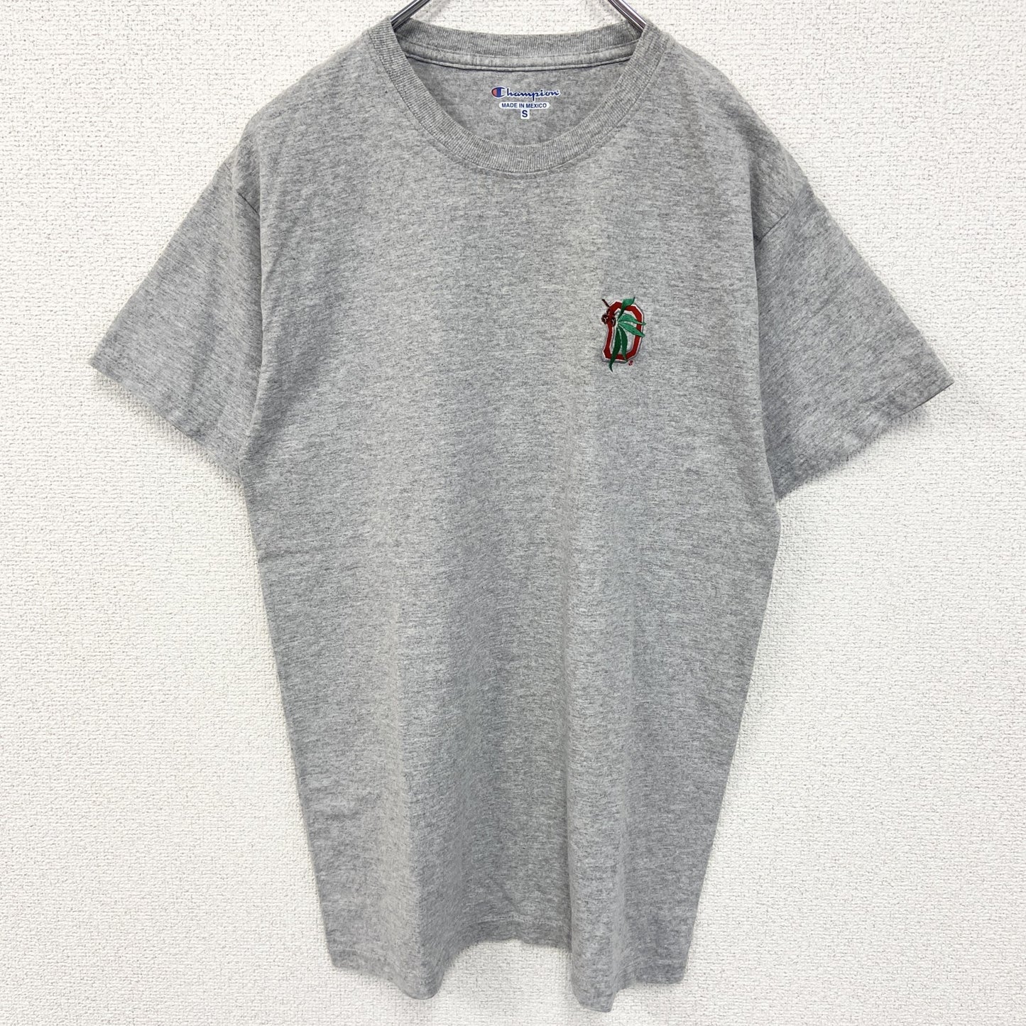 Champion　チャンピオン　半袖Tシャツ　刺繍ロゴ　ワンポイント　現行　灰色　グレー　Sサイズ