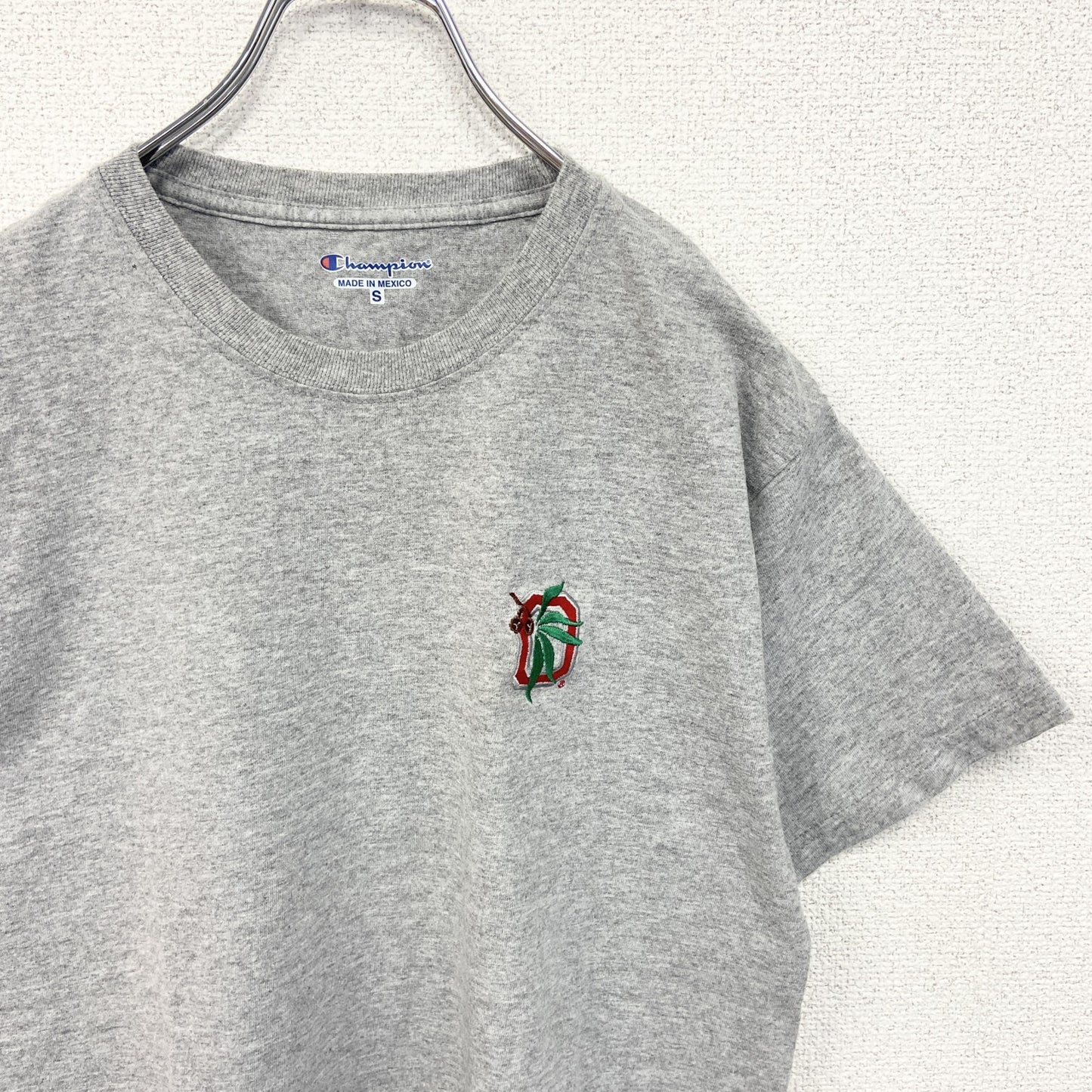 Champion　チャンピオン　半袖Tシャツ　刺繍ロゴ　ワンポイント　現行　灰色　グレー　Sサイズ