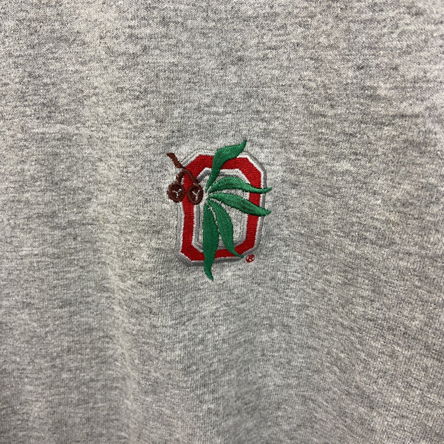 Champion　チャンピオン　半袖Tシャツ　刺繍ロゴ　ワンポイント　現行　灰色　グレー　Sサイズ