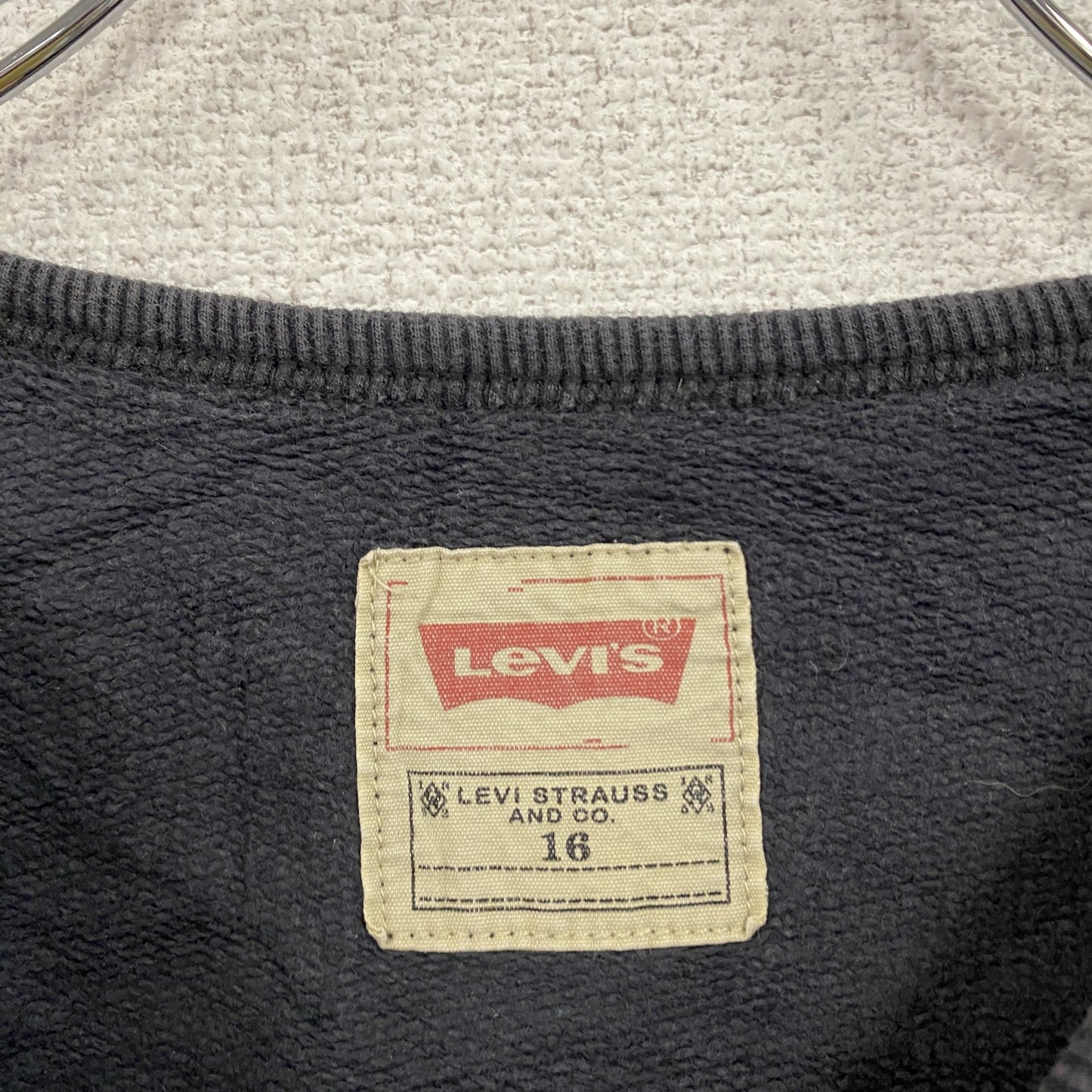 Levi's　リーバイス　スウェット/トレーナー　前V　デカロゴ　黒　ブラック　16サイズ