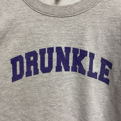 古着 used　長袖プリントスウェット　トレーナー　クルーネック　DRUNKLE　グレー　レトロ　ビッグシルエット　XLサイズ